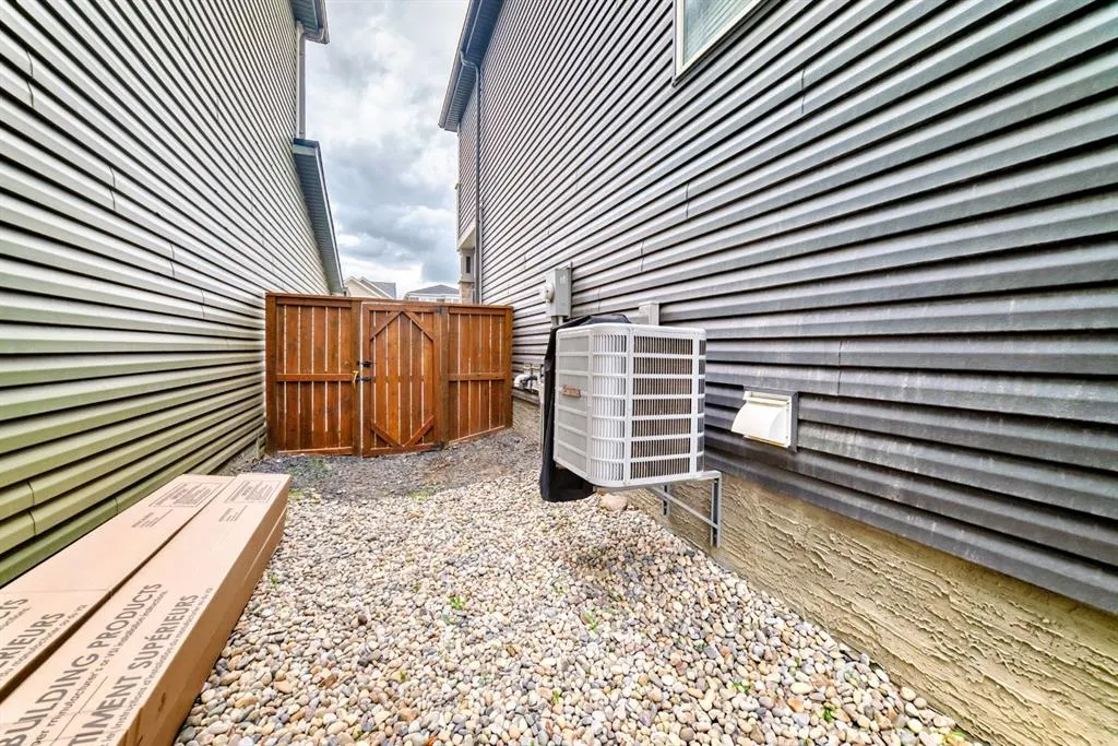 163 Evanscrest Way NW