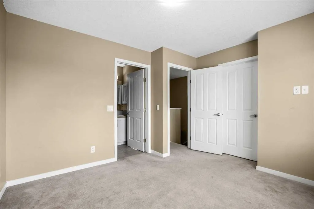 28 Copperpond Rise SE
