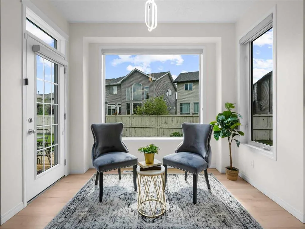 64 Royal Oak Cape NW