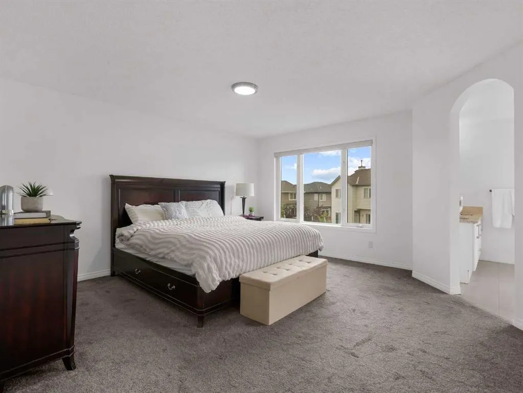 64 Royal Oak Cape NW