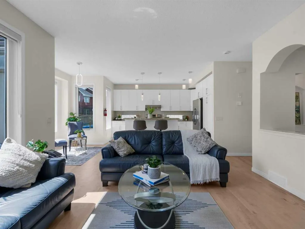 64 Royal Oak Cape NW