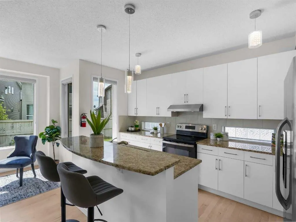 64 Royal Oak Cape NW