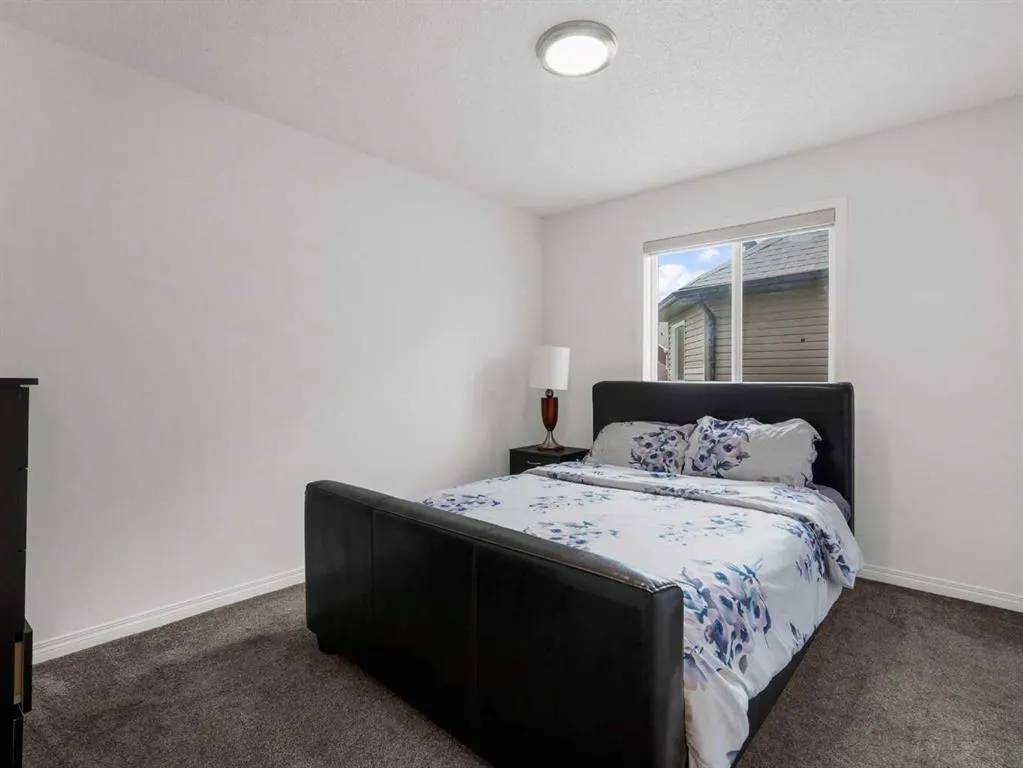 64 Royal Oak Cape NW