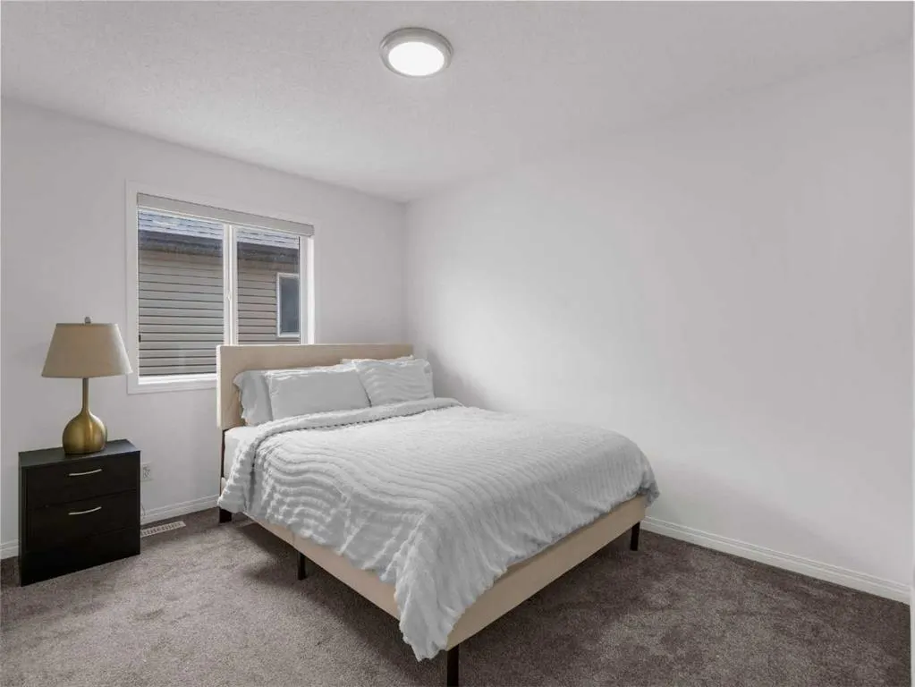 64 Royal Oak Cape NW