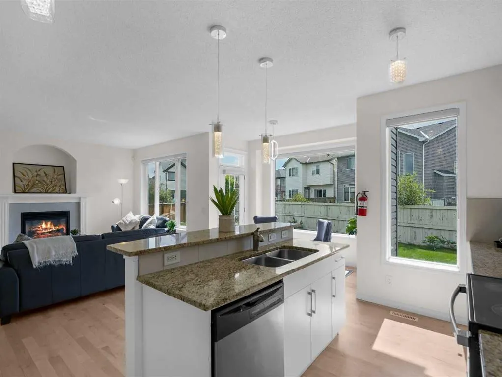 64 Royal Oak Cape NW
