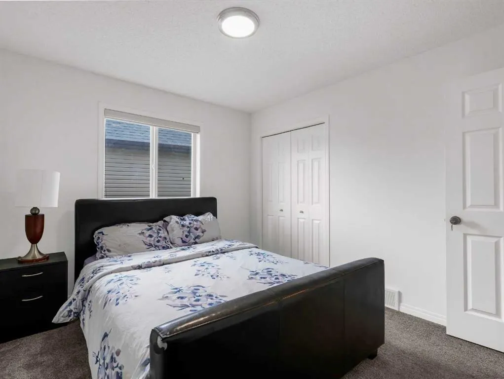 64 Royal Oak Cape NW