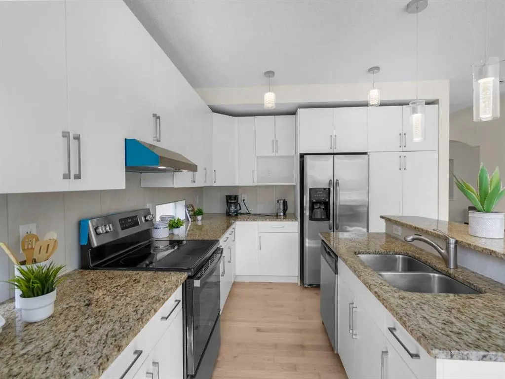 64 Royal Oak Cape NW