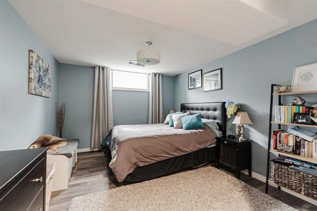 101 Robin Crescent