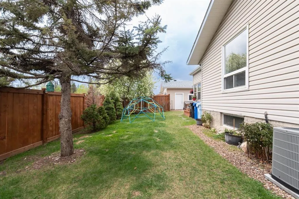 101 Robin Crescent
