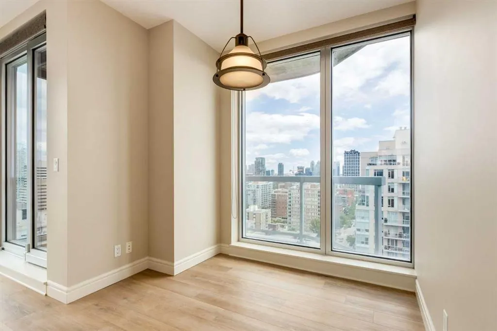 817 15 Avenue SW, #1700