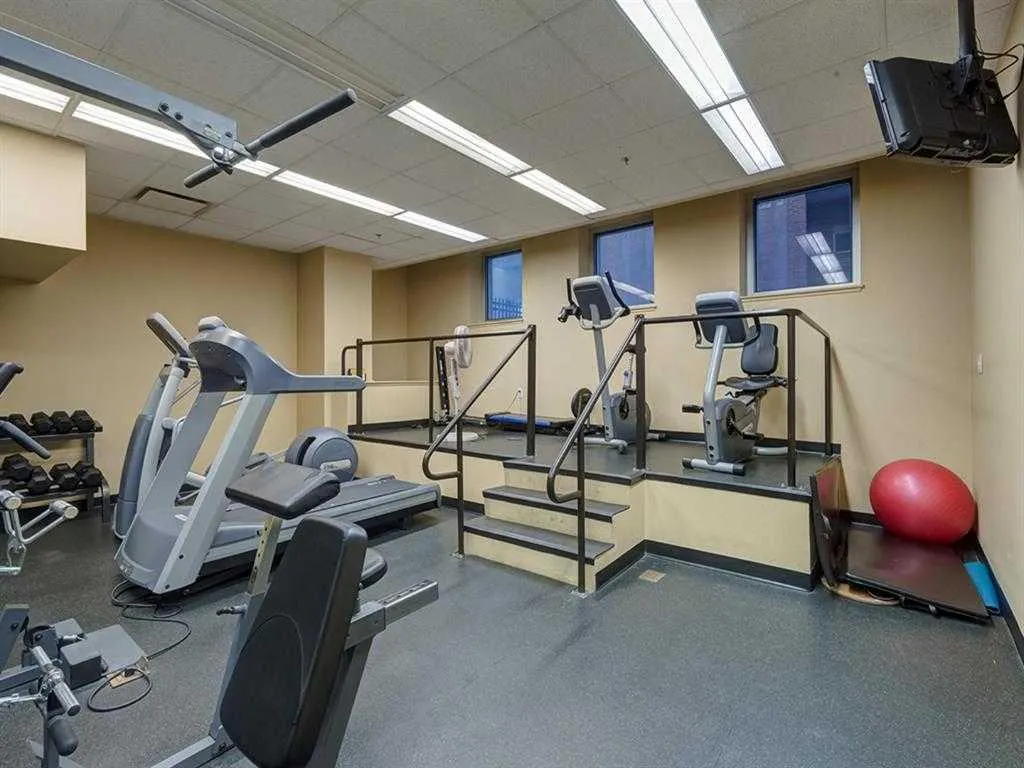 817 15 Avenue SW, #1700