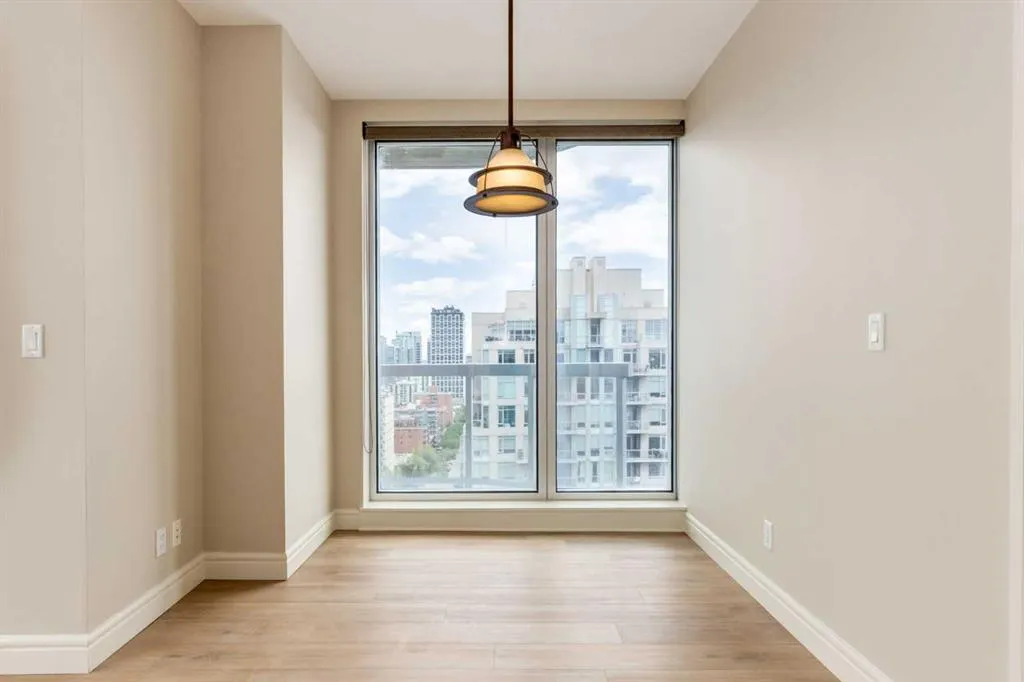 817 15 Avenue SW, #1700