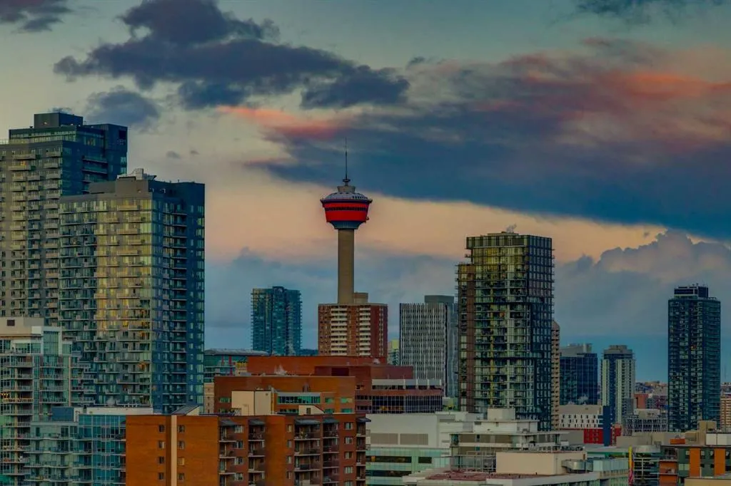 817 15 Avenue SW, #1700
