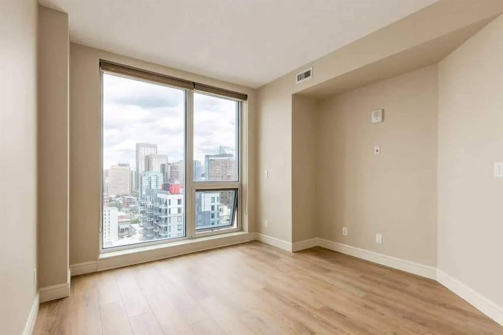 817 15 Avenue SW, #1700