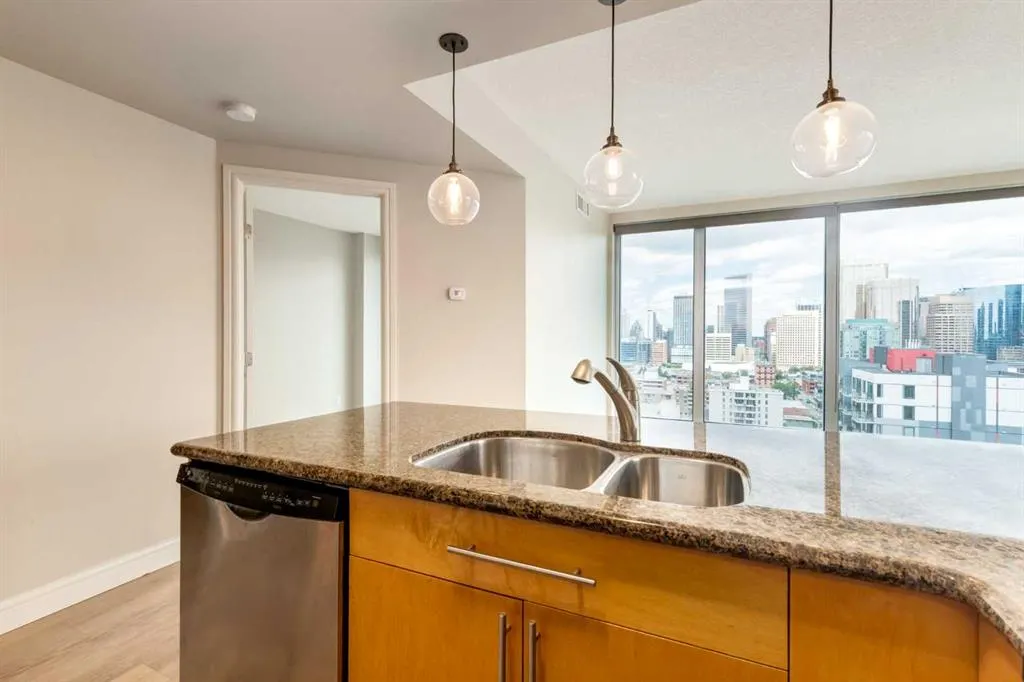 817 15 Avenue SW, #1700