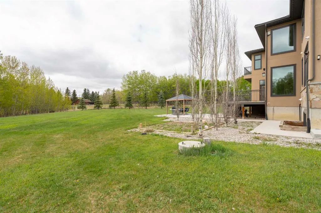95 Bearspaw View