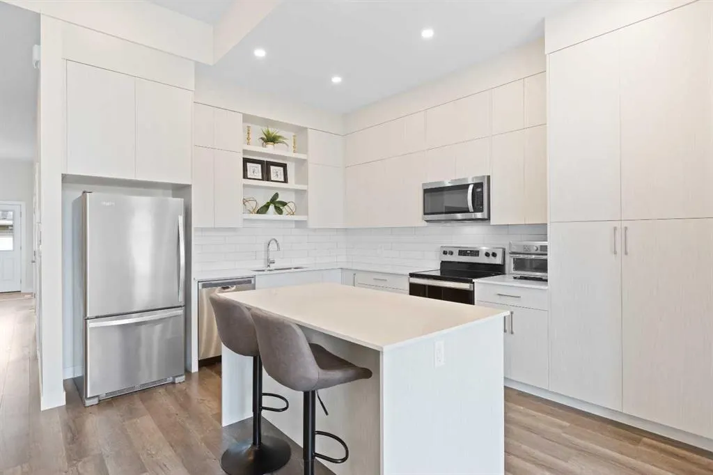 76 D'Arcy Boulevard