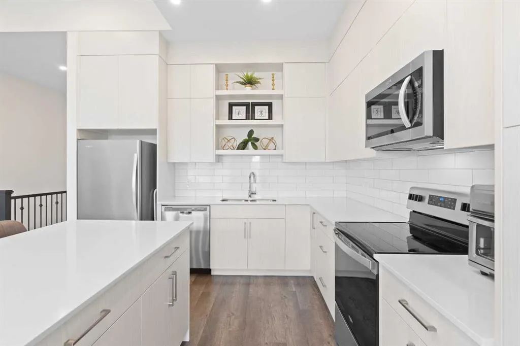 76 D'Arcy Boulevard