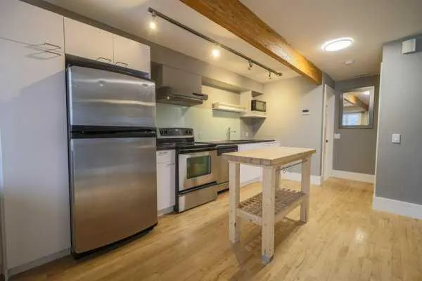 2044 35 Avenue SW, #1