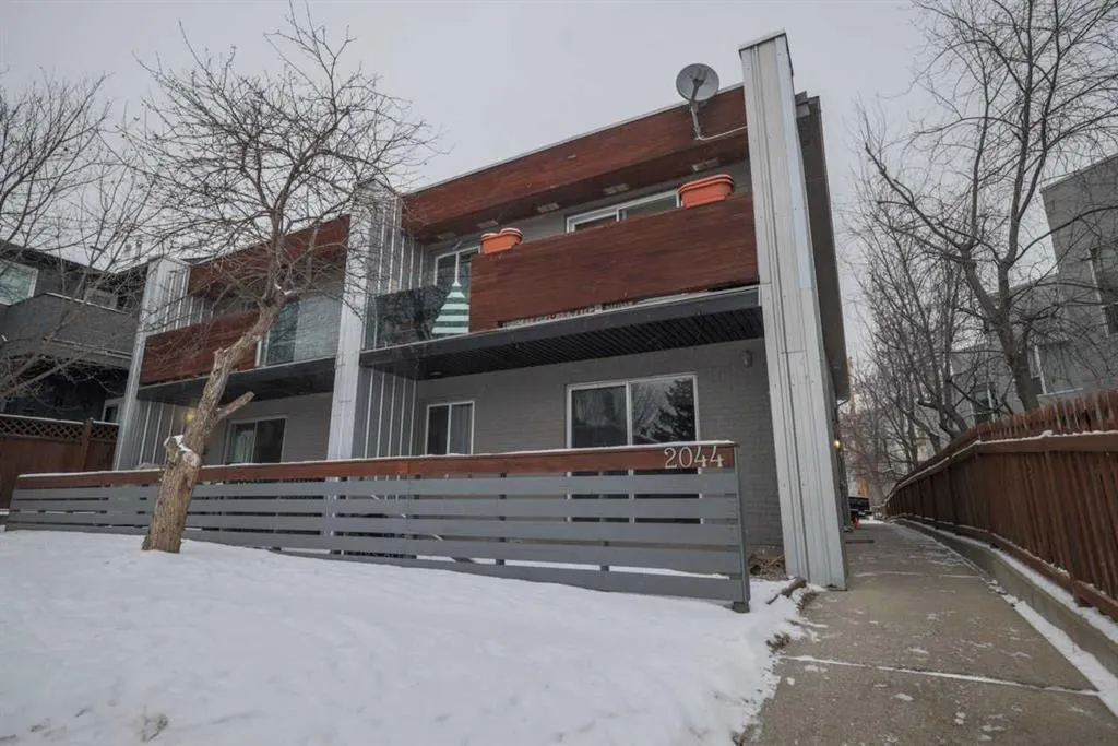 2044 35 Avenue SW, #1