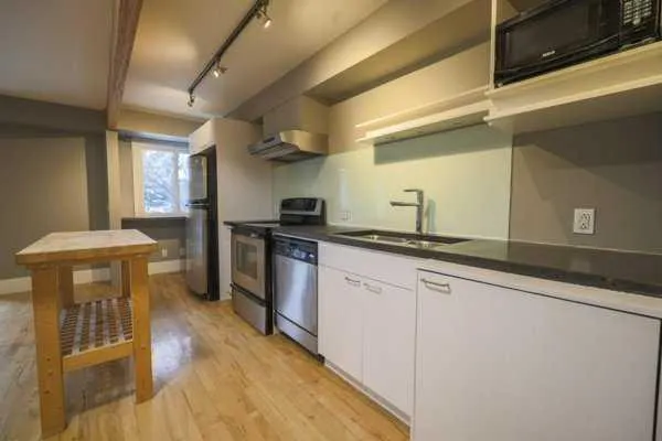 2044 35 Avenue SW, #1