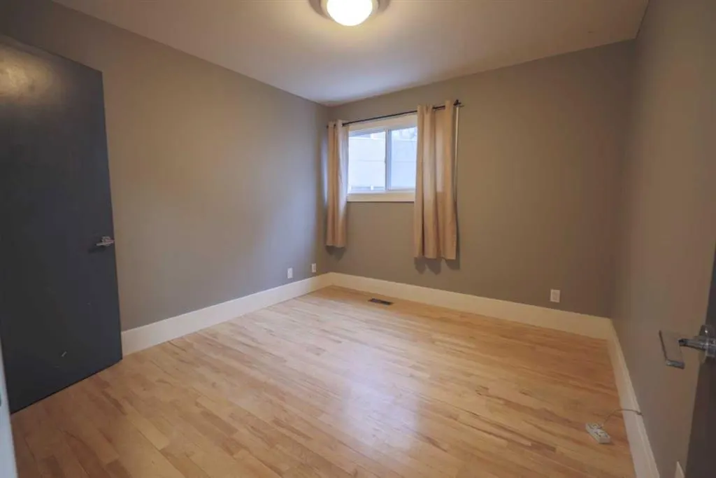 2044 35 Avenue SW, #1