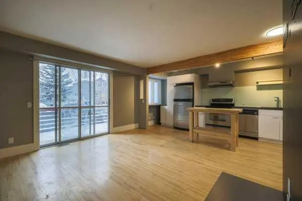 2044 35 Avenue SW, #1