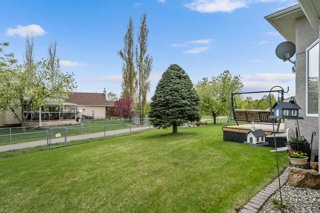 310 Riverside Garden NW