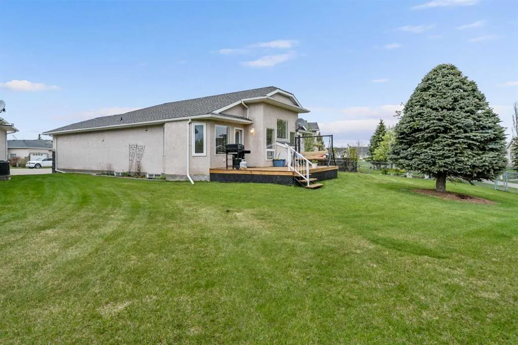 310 Riverside Garden NW