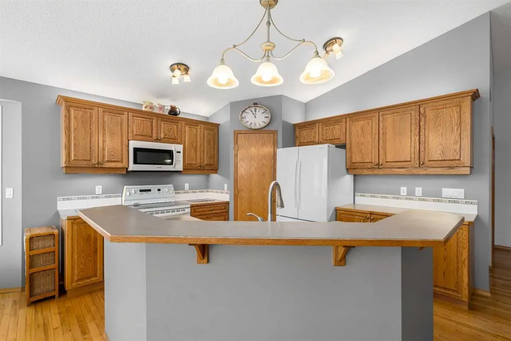 310 Riverside Garden NW