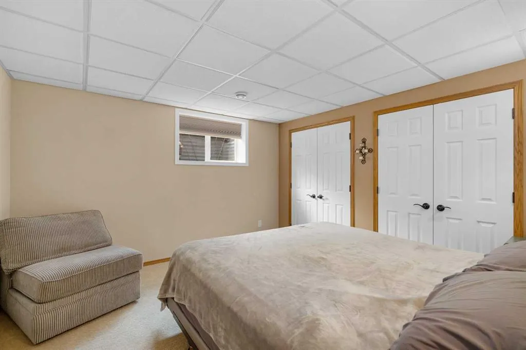 310 Riverside Garden NW