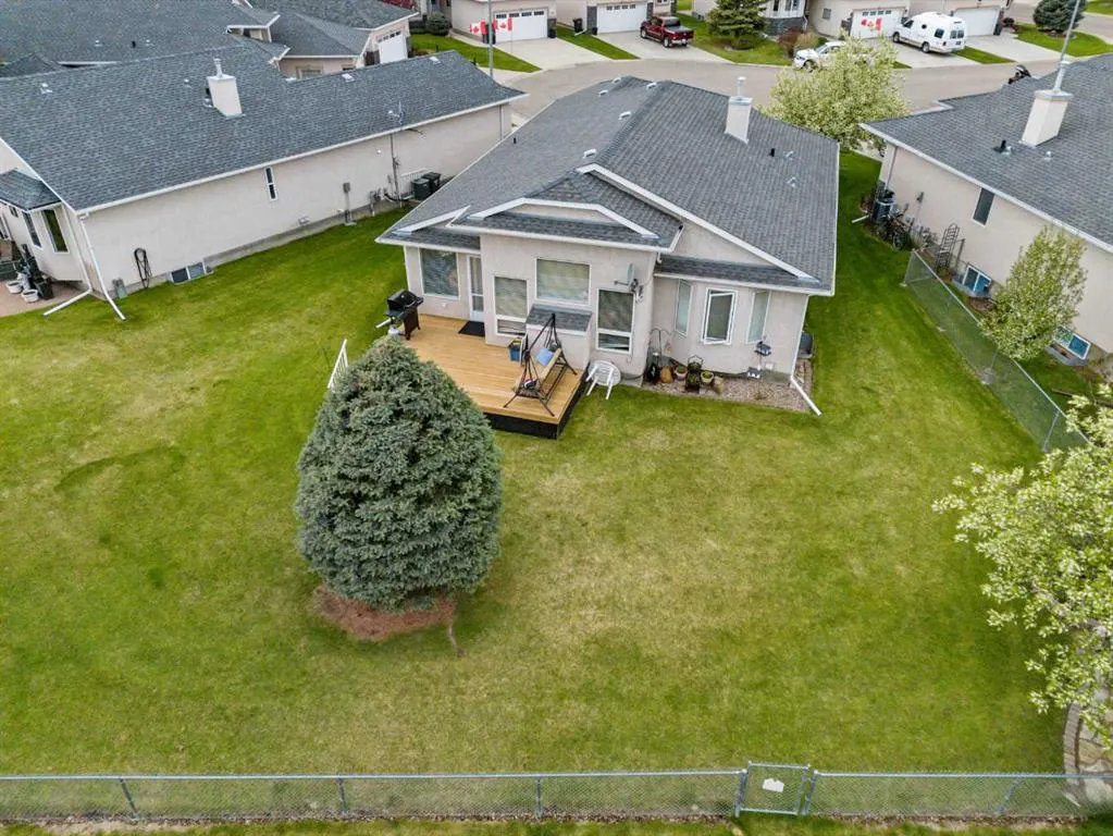310 Riverside Garden NW