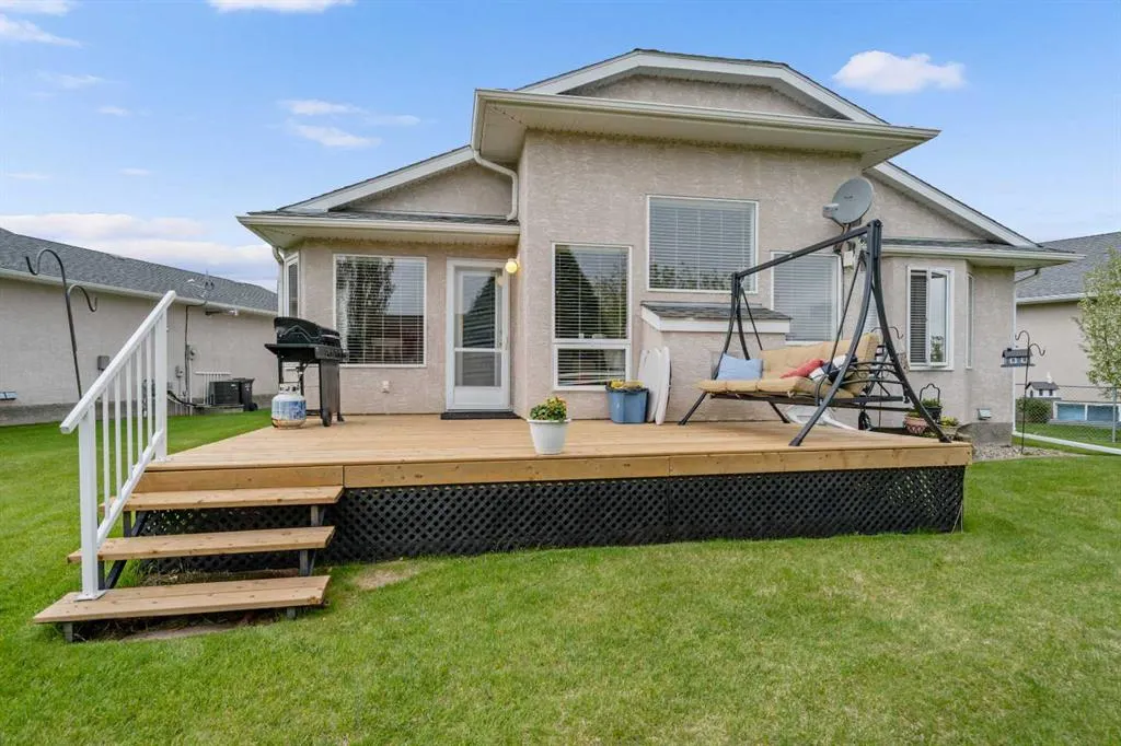 310 Riverside Garden NW