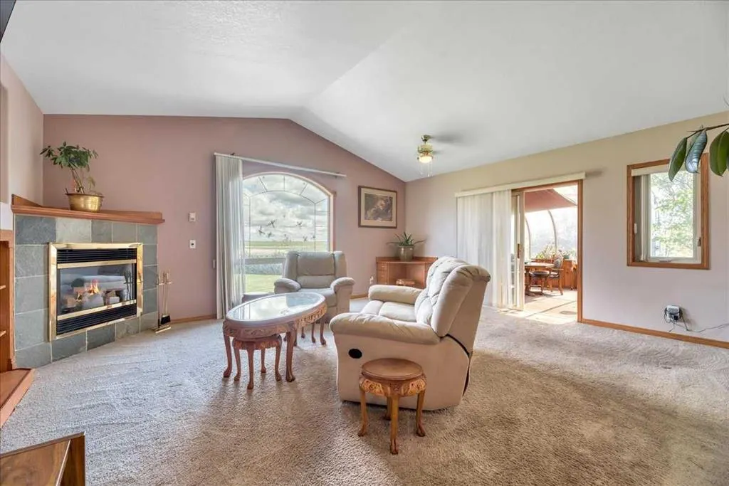 14 Grande Point Estates