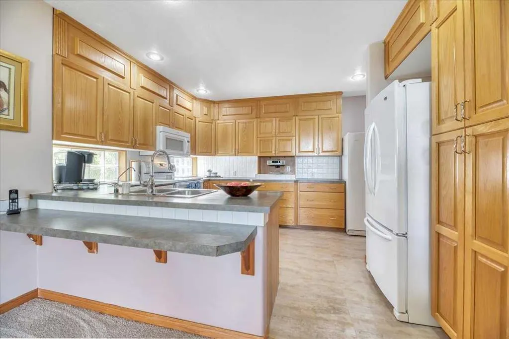 14 Grande Point Estates