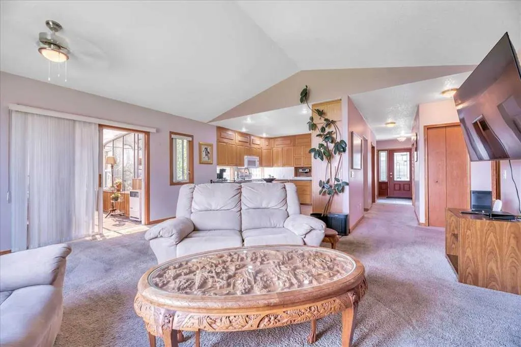 14 Grande Point Estates