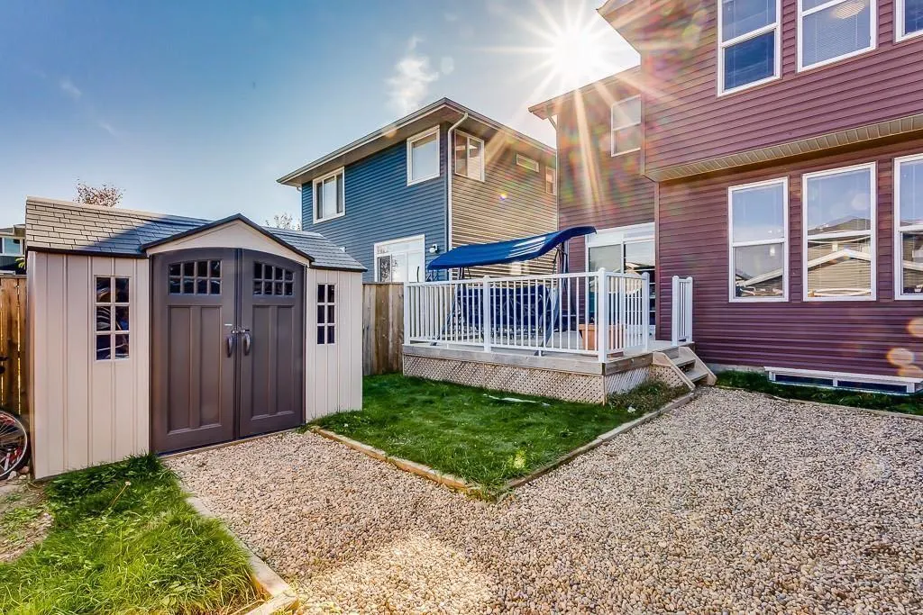 52 Redstone Park NE