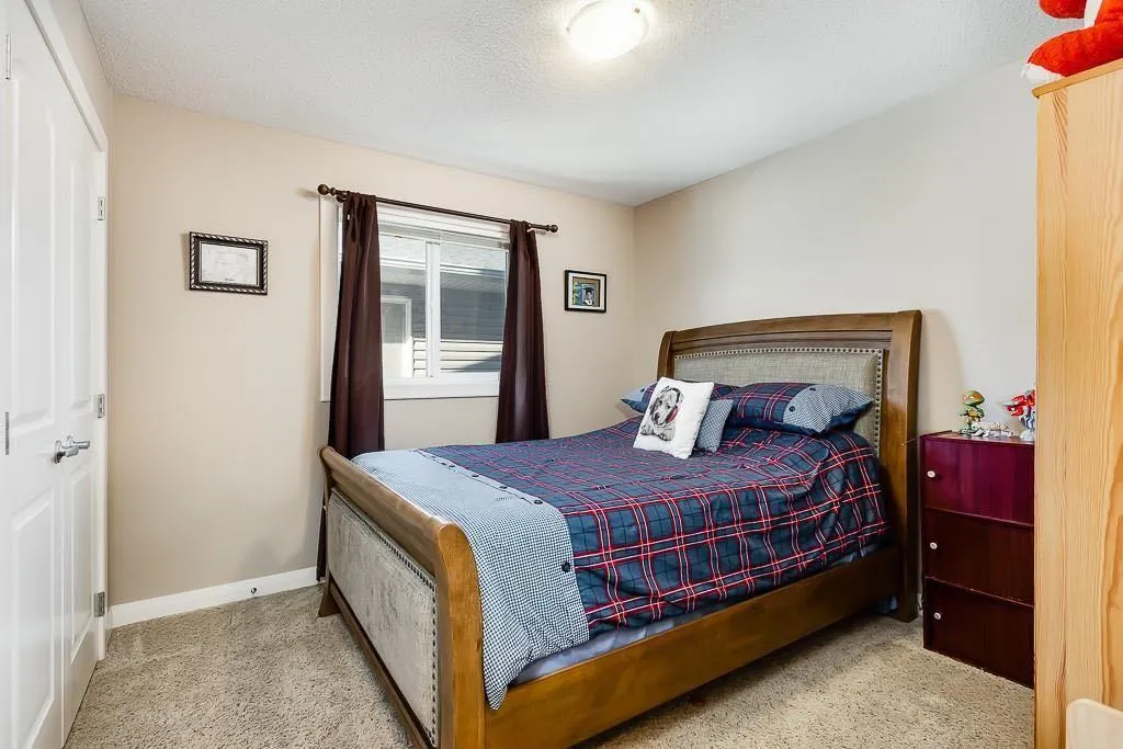 52 Redstone Park NE