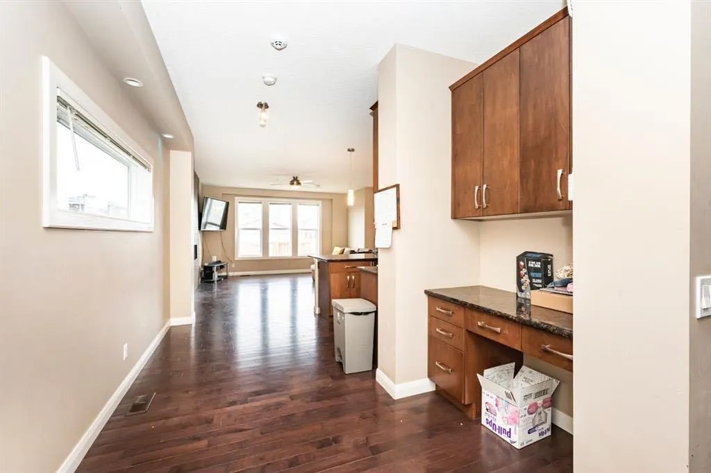 52 Redstone Park NE