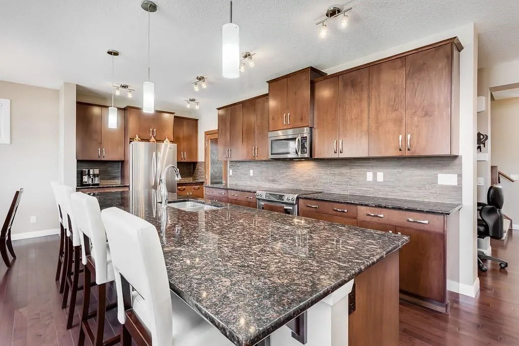 52 Redstone Park NE
