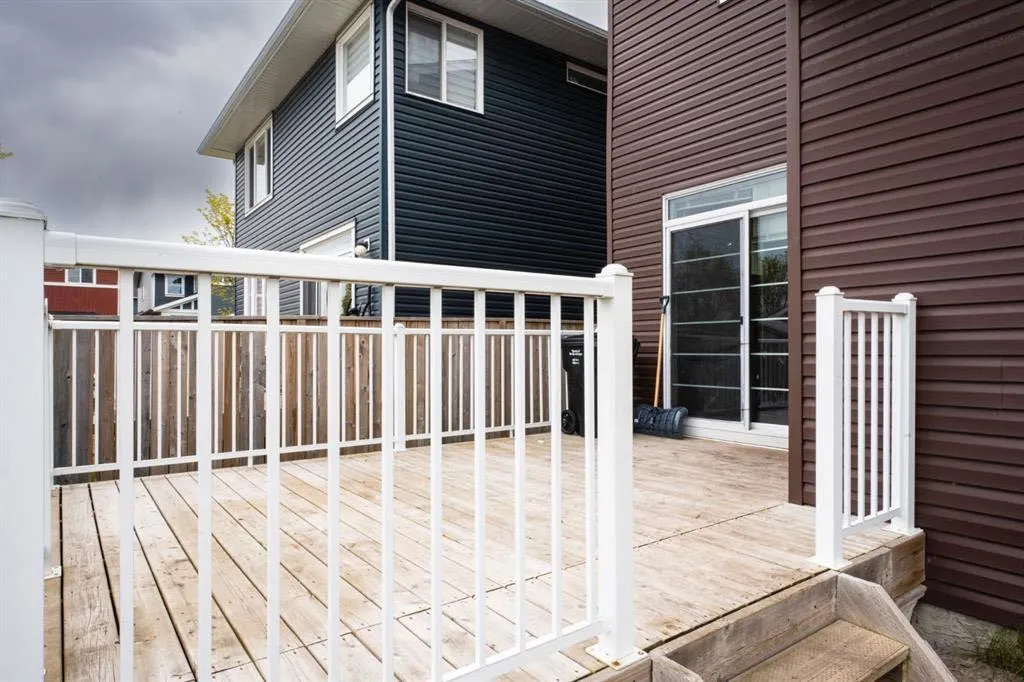 52 Redstone Park NE