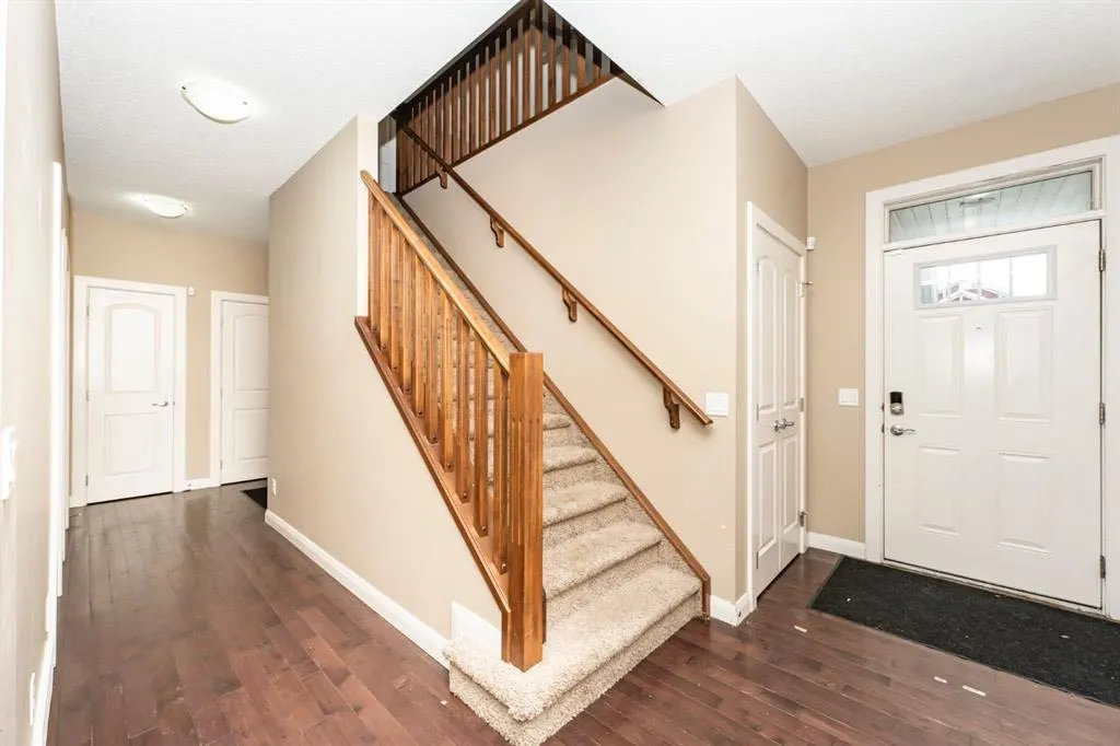 52 Redstone Park NE