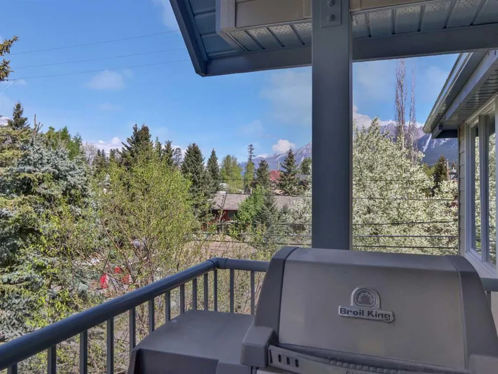 704 8TH Avenue, #12