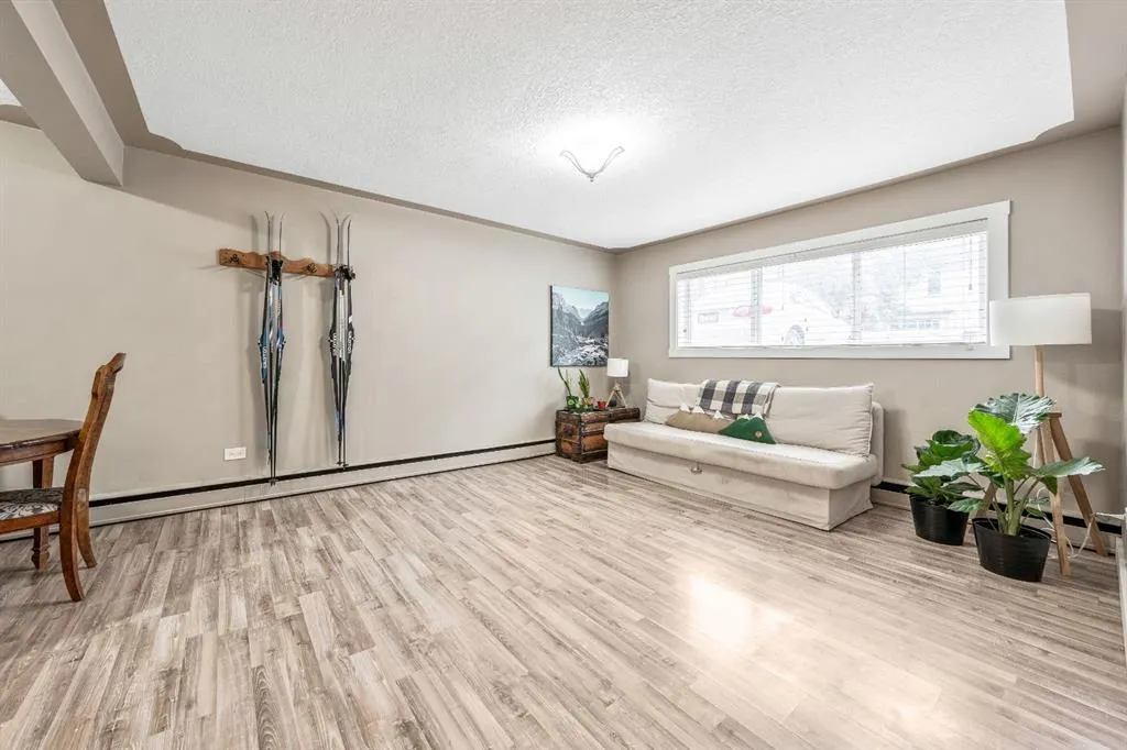 310 22 Avenue SW, #4