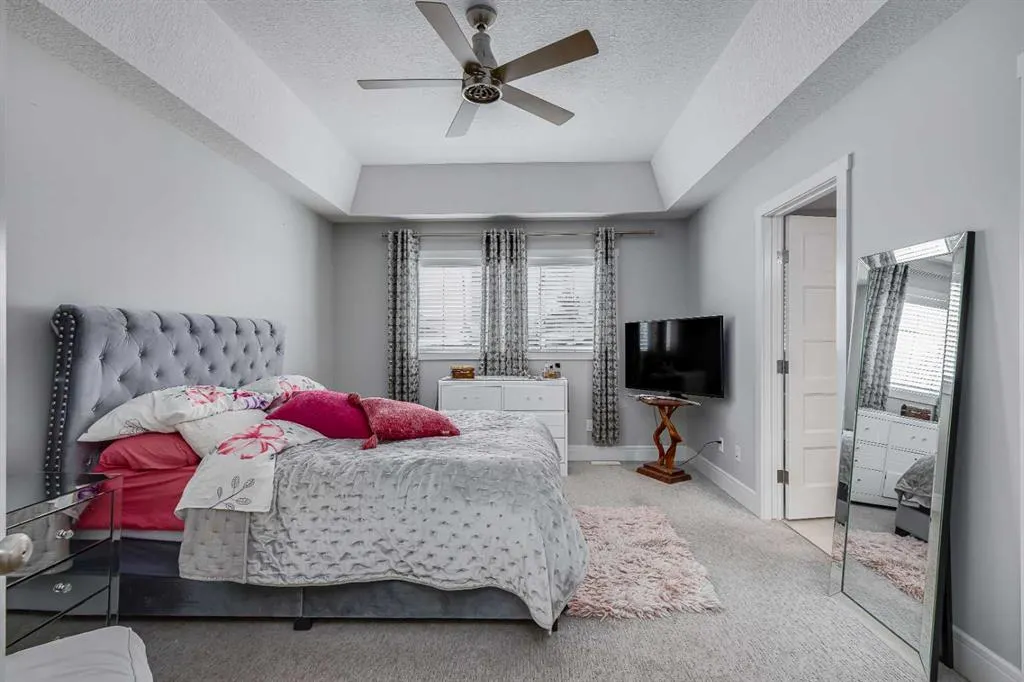 27 Henderson Crescent NW