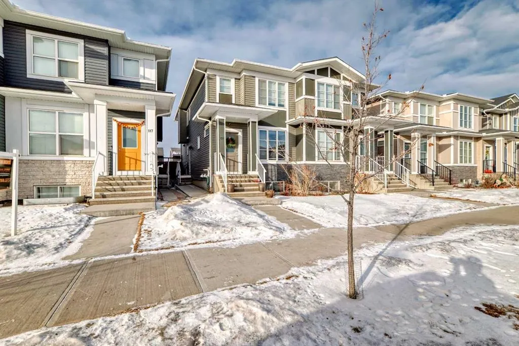 121 Corner Meadows Gate NE