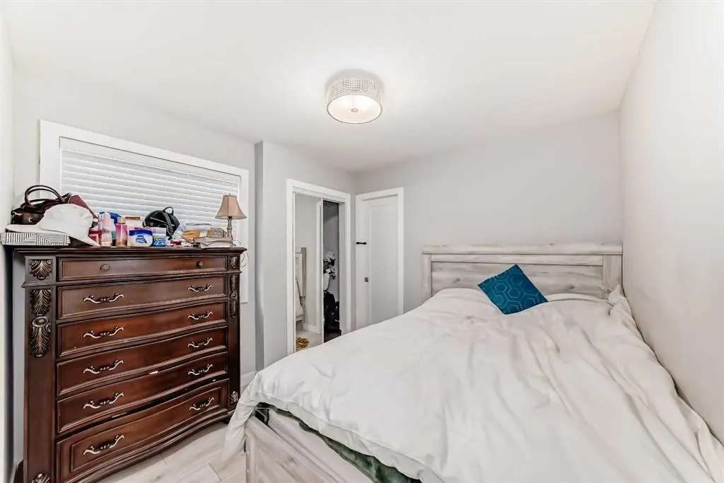 121 Corner Meadows Gate NE
