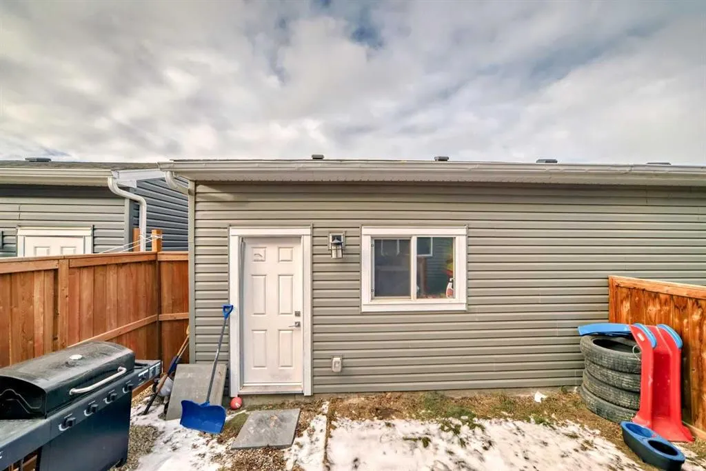 121 Corner Meadows Gate NE