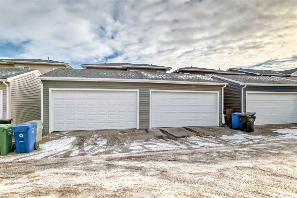 121 Corner Meadows Gate NE
