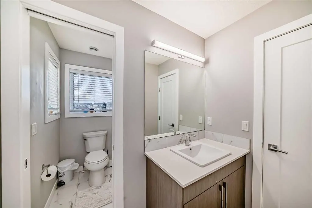 121 Corner Meadows Gate NE